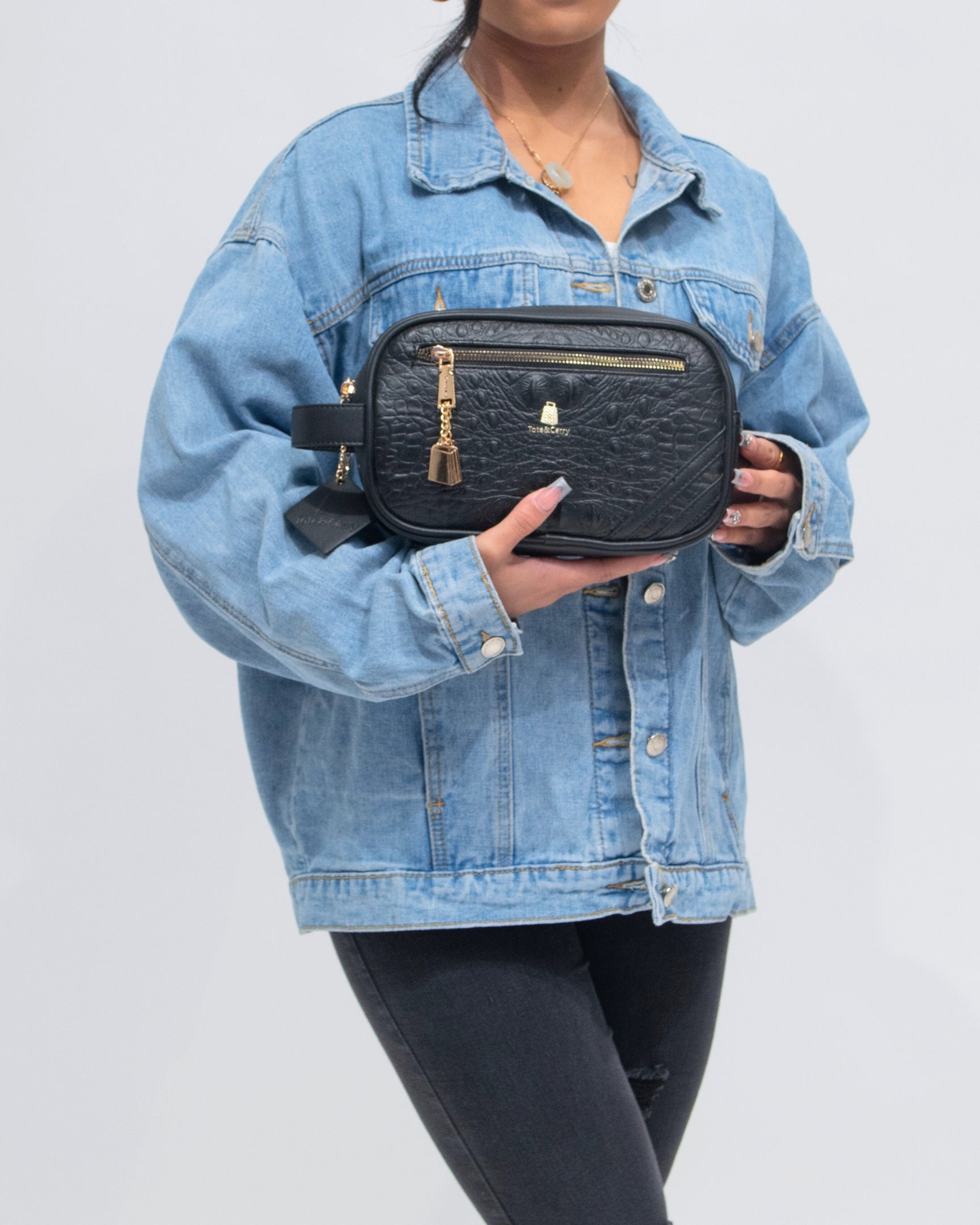 Classic Essential Toiletry Bag in Black