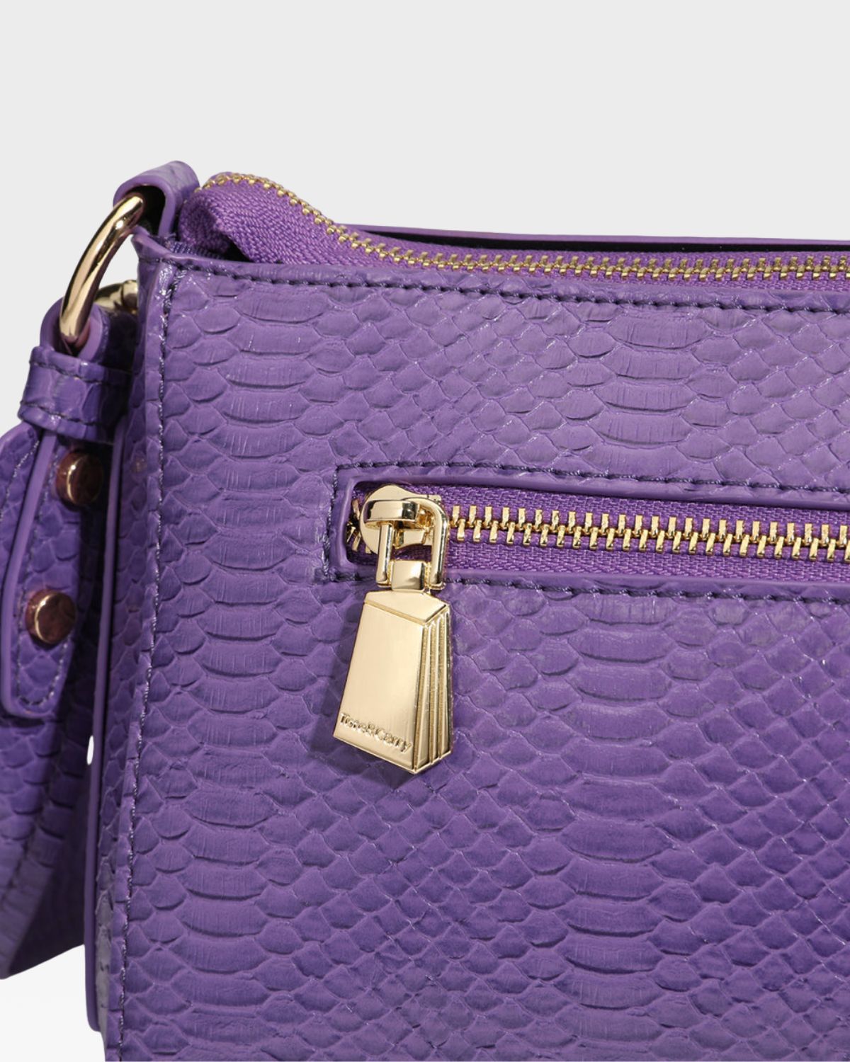 Exotic Shoulder Bag in Purple