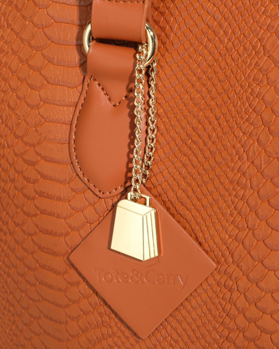 Signature City Tote Bag in Caramel