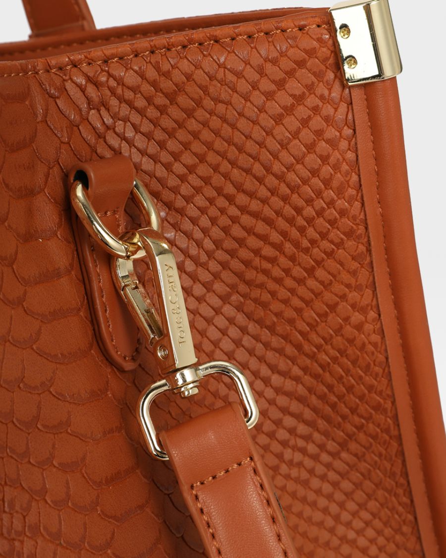 Signature City Tote Bag in Caramel