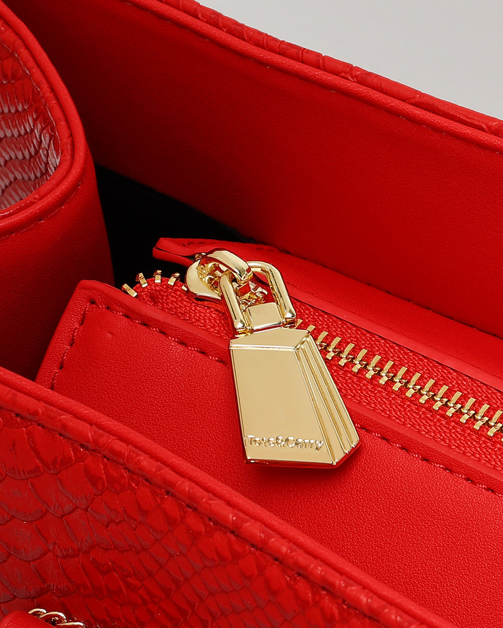 Signature City Tote Bag in Red