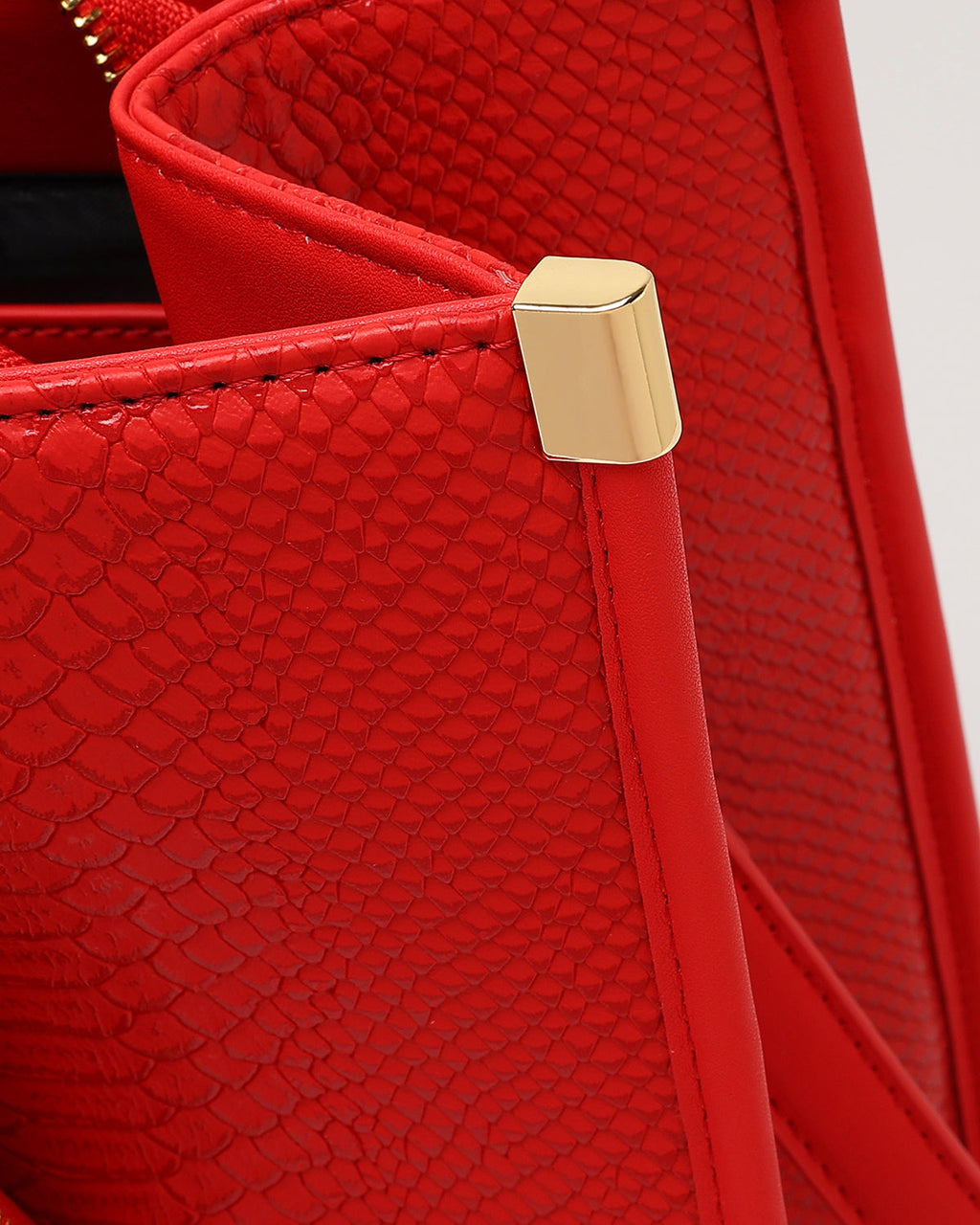 Signature City Tote Bag in Red