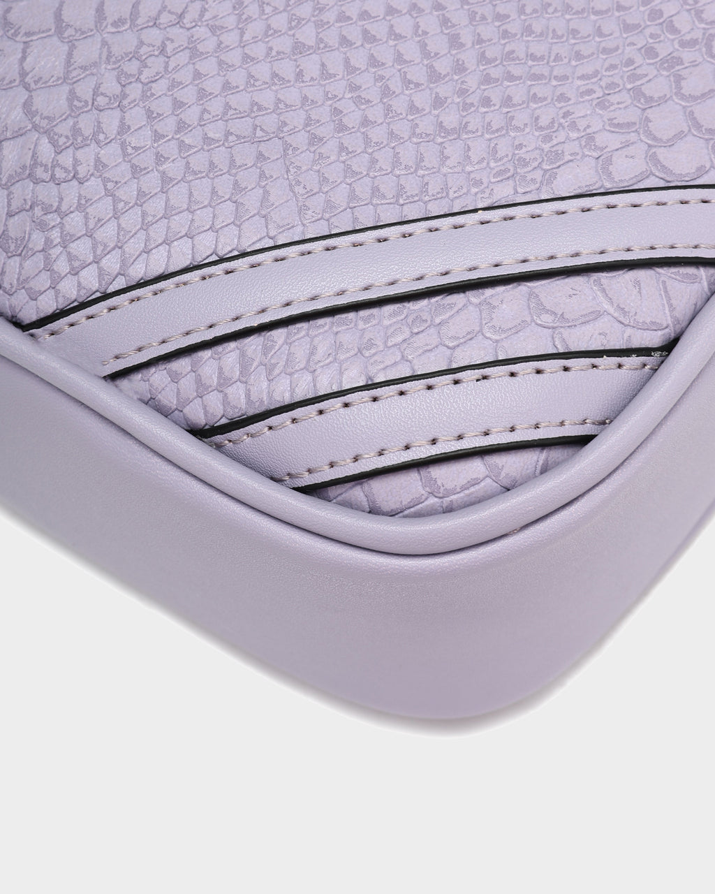 Signature Essential Toiletry Bag in Lavender