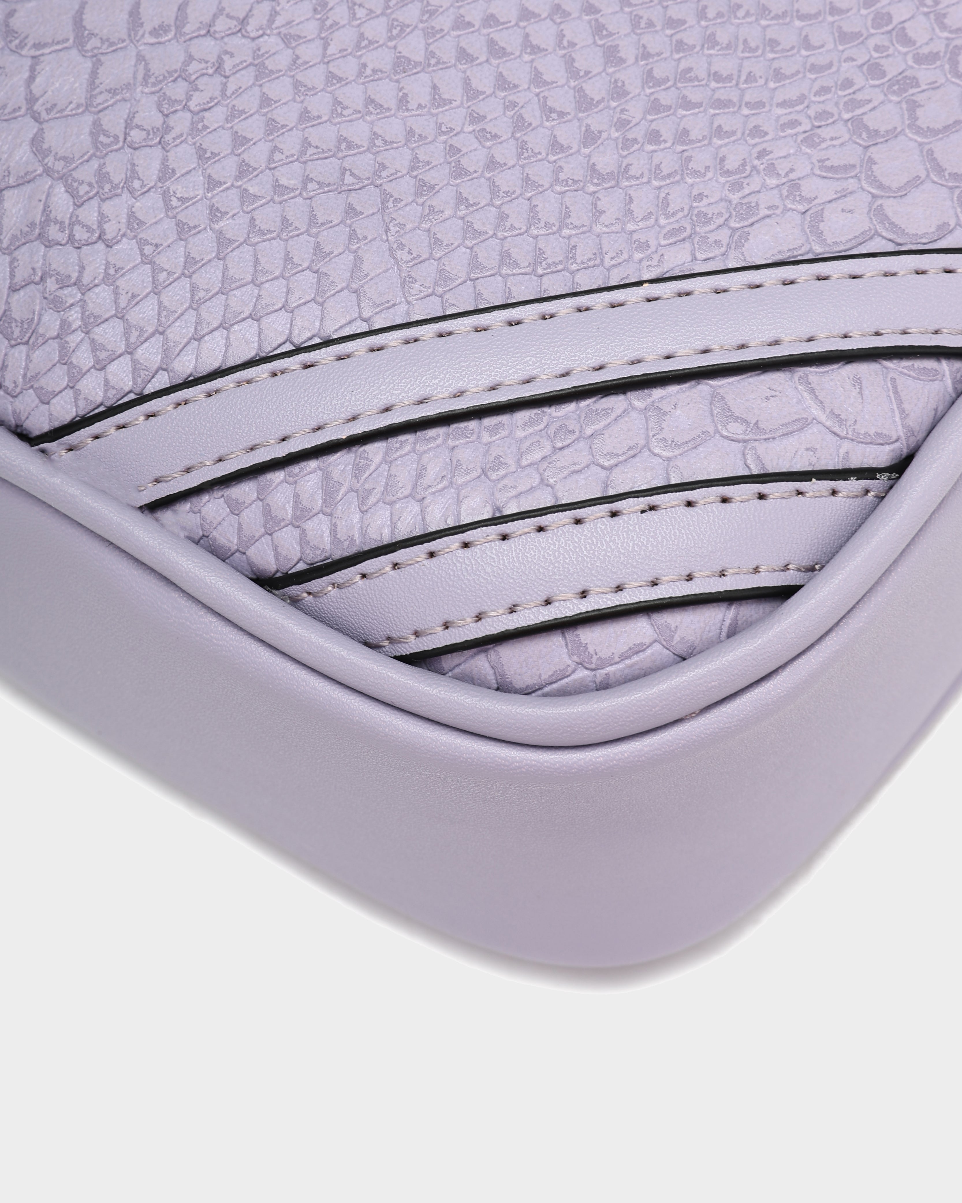 Signature Essential Toiletry Bag in Lavender