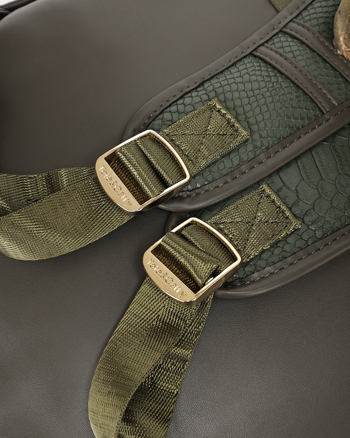 Signature Weekender Backpack in Olive